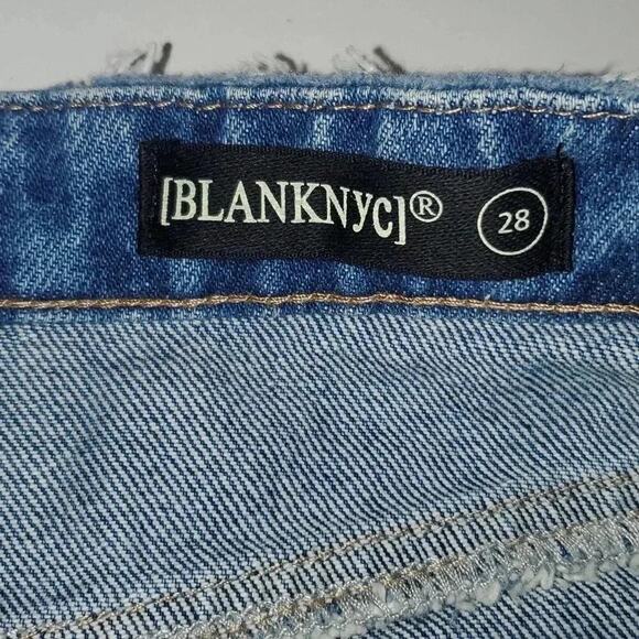 Blank NYC High Rise Ribcage Short NWT Size 28 - Picture 11 of 11